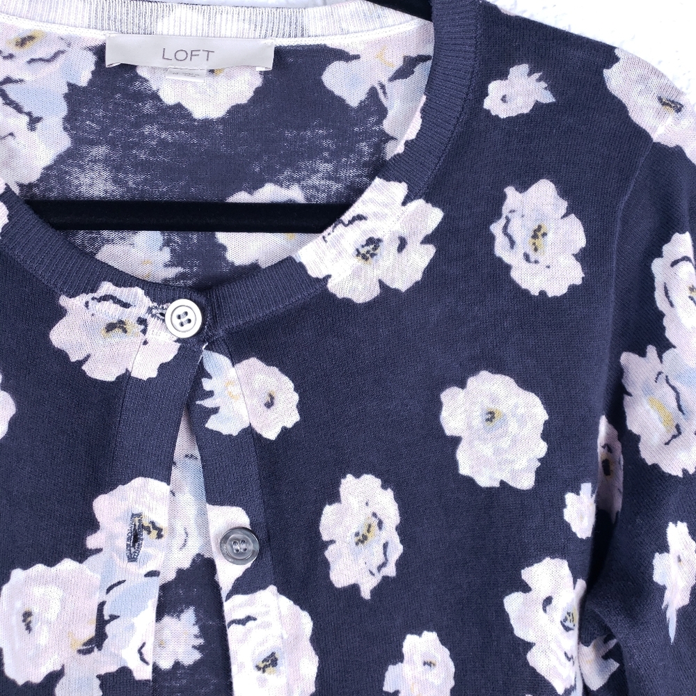 LOFT Women’s 100% Cotton Floral Button Front Sweater – Gray & Blush Pink – Size - Picture 5 of 10
